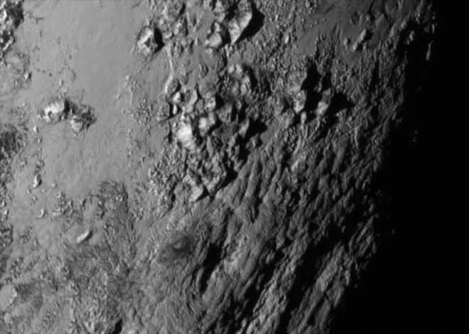 Primele imagini transmise din apropierea planetei Pluto.