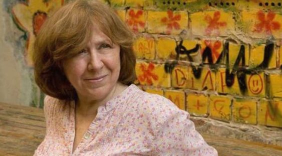 Scriitoarea Svetlana Alexievich din Belarus a primit premiul Nobel pentru literatură pe 2015