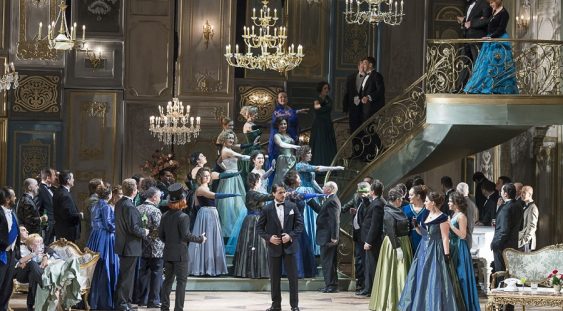 Spectacolul „La traviata”, în regia lui Paul Curran revine la Opera Naţională Bucureşti
