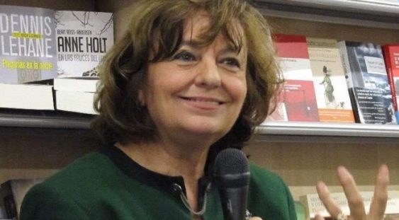Ana Blandiana, apel la scriitori şi critici dure la adresa Guvernului: PSD e un „grup infracţional“