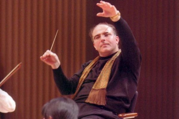Camil Marinescu la pupitrul Orchestrei Filarmonicii George Enescu