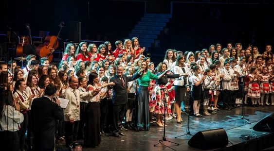 Peste 2000 de copii din corurile “Cantus Mundi” au cântat pentru Ora Pământului