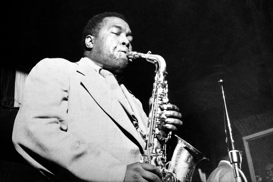 Legendarul saxofonist Charlie Parker a primit o stea pe Apollo Walk of Fame din New York