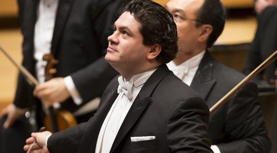 Cristian Măcelaru dirijează Simfonia a IV-a 'Jungla' de Wynton Marsalis