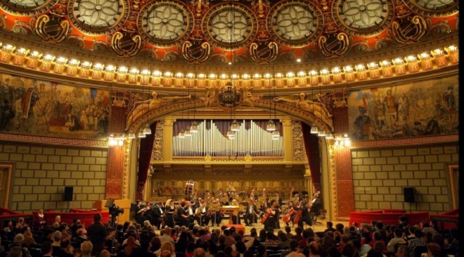 Lucrări de Liszt şi Dvorak deschid stagiunea Filarmonicii „George Enescu“