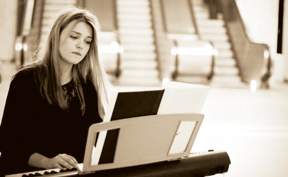 Pianista Teodora Ţepeş – recital în Sala Mică a Ateneului