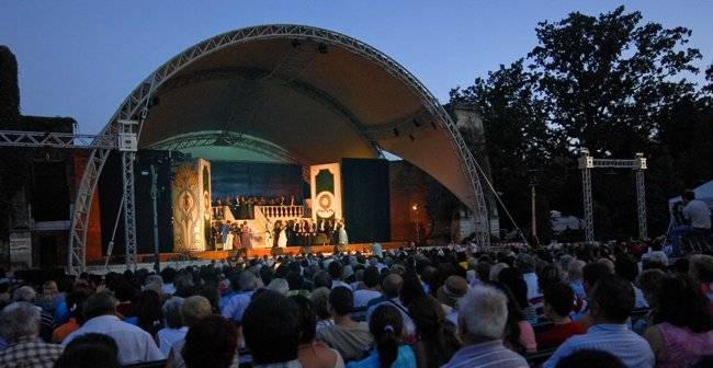 Începe Festivalul de Operă şi Operetă de la Timișoara