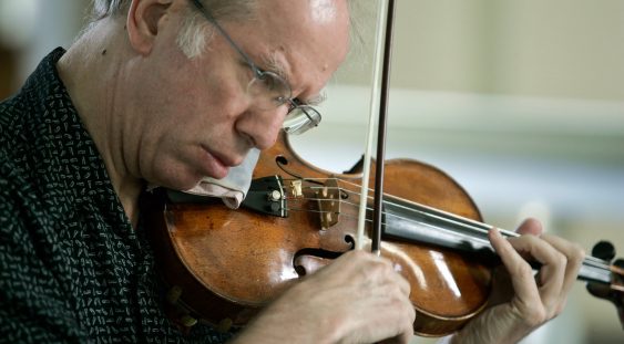 Celebrul violonist Gidon Kremer va concerta la Festivalul RadiRo