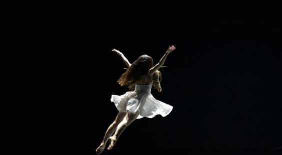 Spectacolul de dans contemporan „Fresca” deschide Festivalul Naţional de Teatru