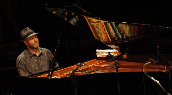 Pianistul Lucian Ban concertează cu Elevation la Sala Radio