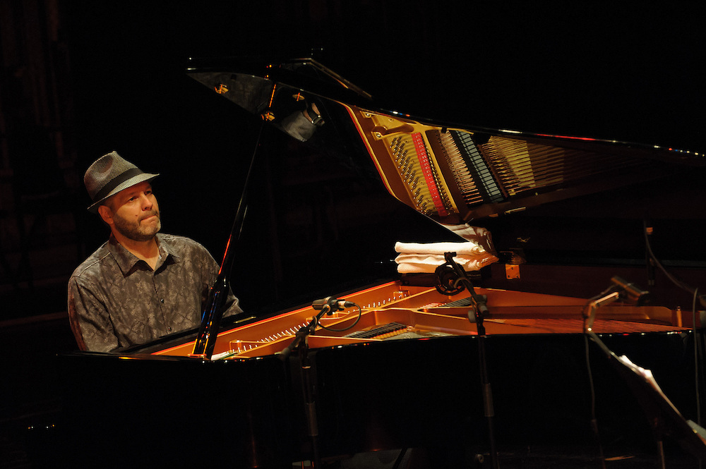 Pianistul Lucian Ban concertează cu Elevation la Sala Radio