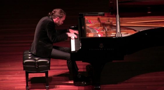 Pianistul Daniel Ciobanu a câștigat Premiul I la Concursul Internațional de Pian de la Rio de Janeiro