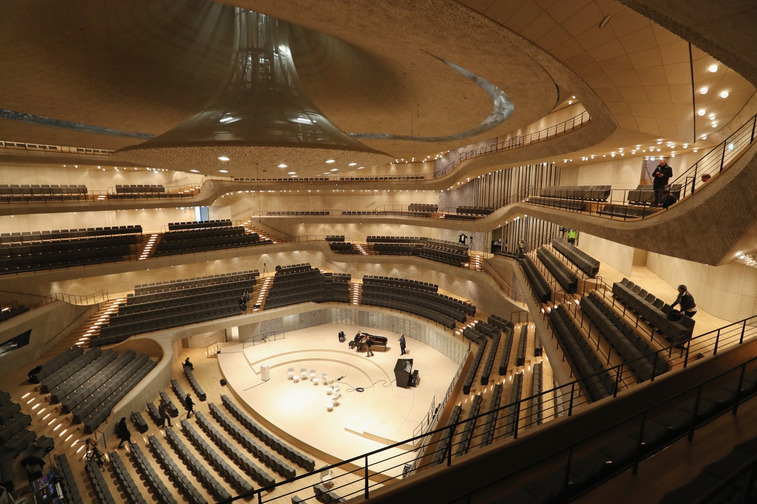 Seara inaugurală la Elbphilharmonie, cea mai nouă sală de concerte din Hamburg