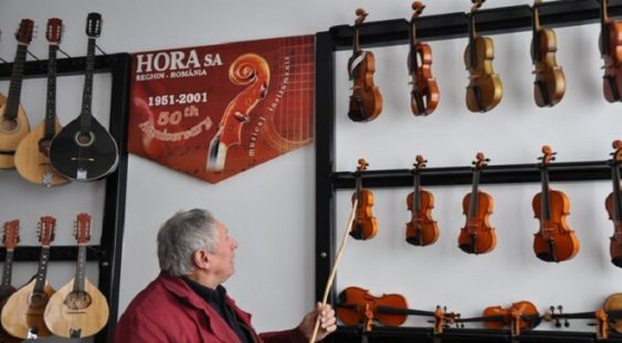 Prima vioară din România fabricată în regim industrial, a împlinit 65 de ani