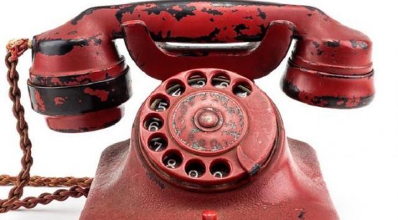 Un telefon care i-a aparținut lui Hitler, vândut în SUA cu 243.000 de dolari
