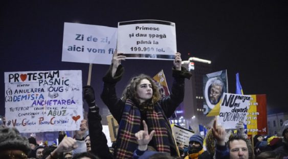 Program de weekend: Protest în stradă, „Demoncraţie” şi filme despre regimuri totalitare