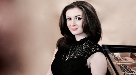 De la Carnegie Hall – New York la București: tânăra pianistă SÎNZIANA MIRCEA concertează la Sala Radio!