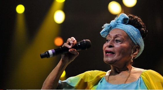 Omara Portuondo concertează la Bucureşti