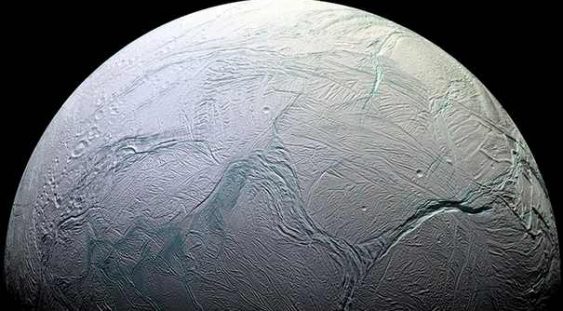 NASA: Doi sateliţi ai planetelor Jupiter şi Saturn ar putea deţine condiţii optime pentru dezvoltarea vieţii