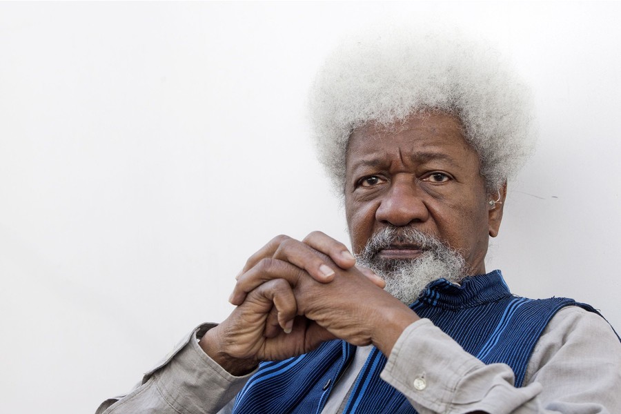 Laureatul Nobel pentru literatură Wole Soyinka părăseşte America lui Donald Trump