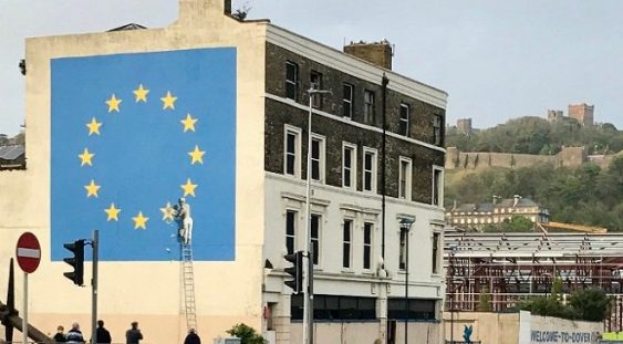 Artistul Banksy revine cu o nouă lucrare în orașul englez Dover
