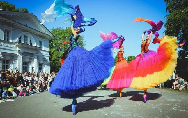 B-Fit in the Street! Spectacole pe străzile Bucureştiului