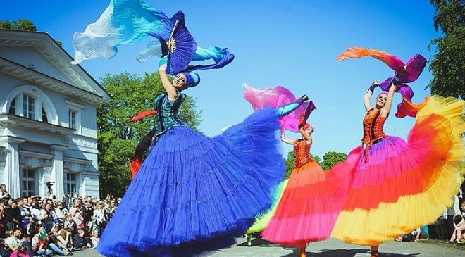 Capitala devine pentru o lună scena Festivalului Internațional de Teatru de Stradă