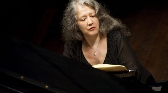 VIDEO: Pianista Martha Argerich concertează la Bucureşti