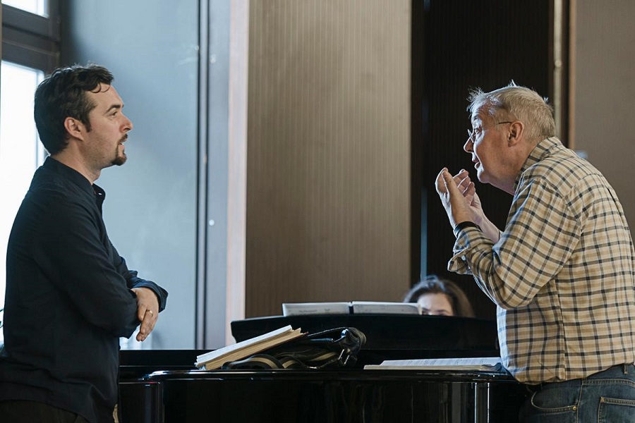 Cătălin Ţoropoc cântă pe scena Teatrului Verdi din Trieste