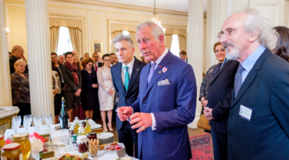 Prinţul Charles, în vizită în elegantul palat ce găzduieşte Institutul Cultural Român din Londra