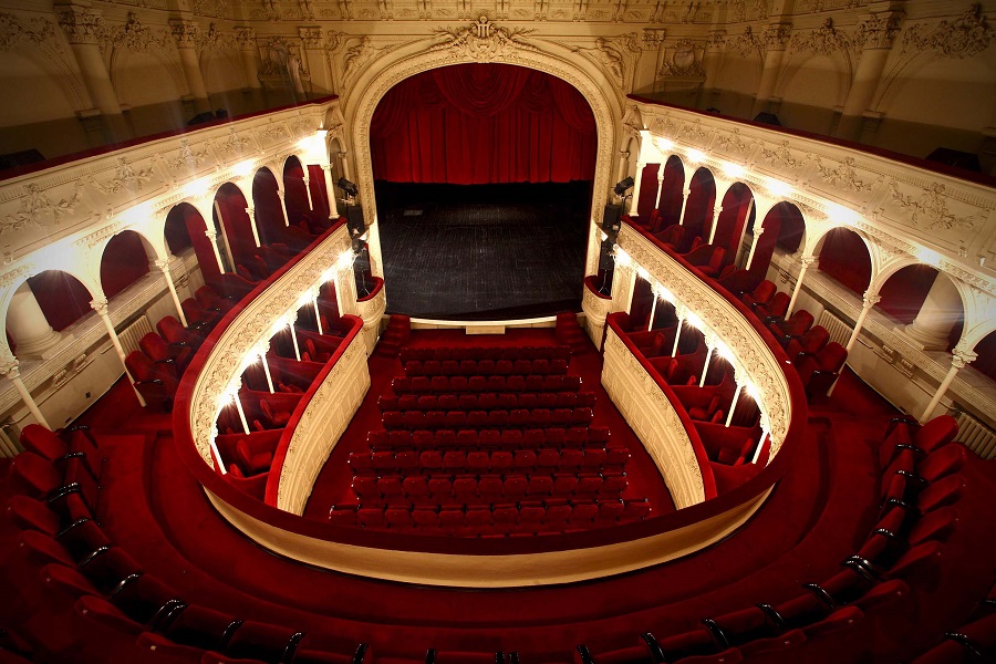 Spectacole în premieră la Teatrul Odeon şi Teatrul de Comedie