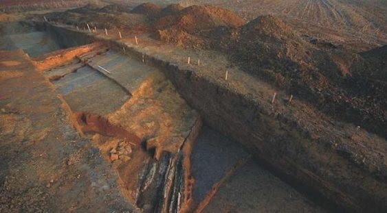 Fortificaţie din preistoria Europei descoperită la Sântana; cetatea este mai mare decât Troia