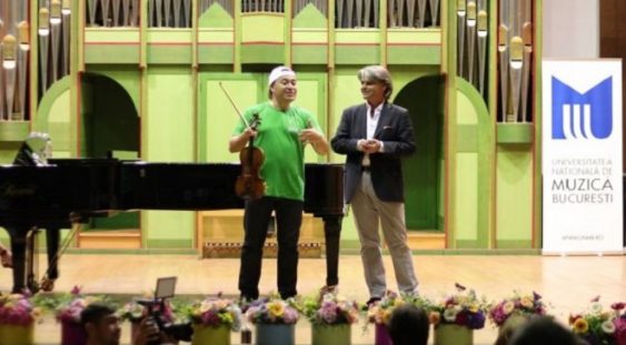 Violonistul rus Maxim Vengerov a susţinut un recital la finalul Şcolii de Vară Cantus Mundi Bucureşti