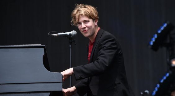 Britanicul Tom Odell cântă la Arenele Romane din Bucureşti