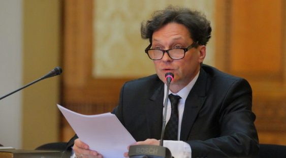 Ministrul Culturii a sesizat Comisia de disciplină în cazul directorului din minister acuzat de Tudor Giurgiu că „a cerșit” invitaţii la „Moromeții 2”