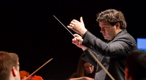 Cristian Măcelaru dirijează Filarmonica din Berlin