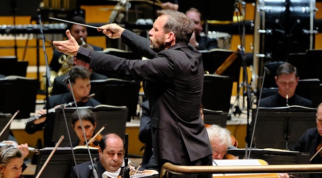 Rumon Gamba dirijează Orchestra Naţională Radio