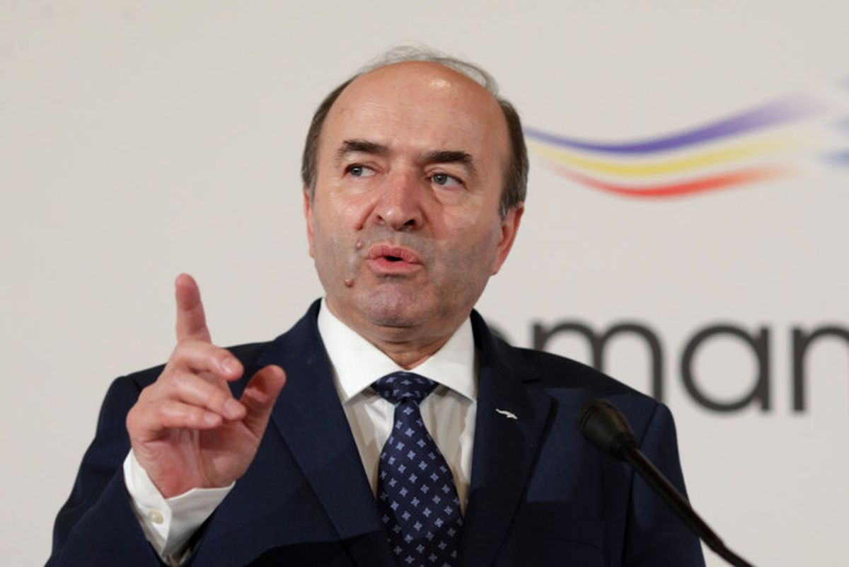 Ministrul Justiției Tudorel Toader s-a ales cu plângere penală
