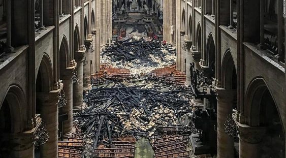 Primul concert de Crăciun la Catedrala Notre-Dame din Paris după incendiul din 2019