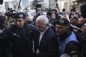  Care sunt cele trei clanuri care l-au susţinut pe Dragnea la Curtea Supremă. Cine a fost în tabăra protestatarilor