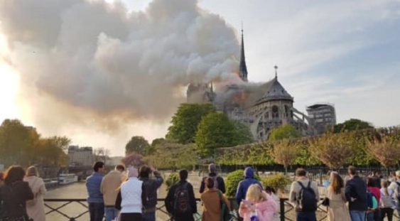 VIDEO | Incendiu puternic la Catedrala Notre Dame din Paris