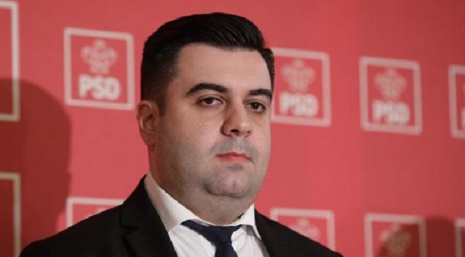 Ministrul Transporturilor dă vina pe studenţii pentru aglomeraţia din vagoane
