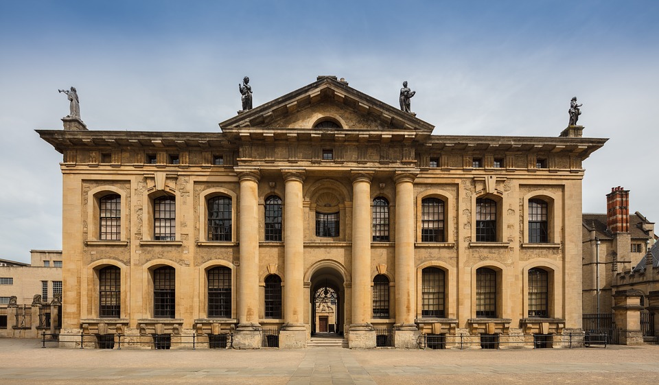 Un profesor din Oxford susține un masterclass gratuit în România