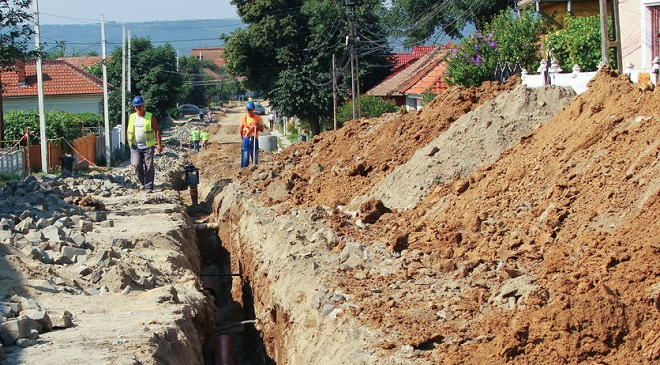 Doar jumătate din populaţia României e conectată la rețele de canalizare