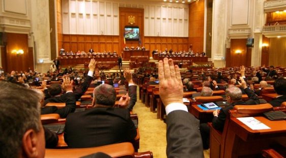LIVE: Parlamentul dezbate moțiunea de cenzură acum. Florin Roman: „Din beție îți mai revii, din prostie nu”