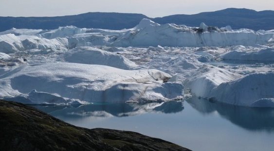 Efecte devastatoare ale valului de caniculă în Groenlanda: 12 miliarde de tone de gheață topită în 24 de ore