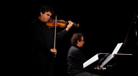 Turneul „Vioara lui Enescu” – începe o nouă călătorie la Teatrelli, pe 18 septembrie Turneul „Vioara lui Enescu” – începe o nouă călătorie la Teatrelli, pe 18 septembrie