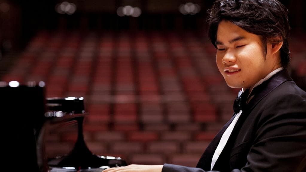 Orchestra Română de Tineret va concerta la Sala Palatului avându-l ca solist pe pianistul Nobuyuki Tsujii