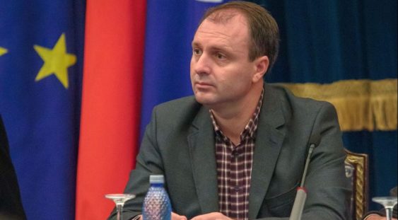 Cristian Petcu, care și-a plagiat teza de doctorat, a fost destituit din conducerea ICR