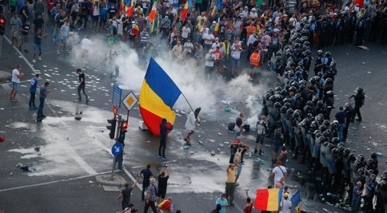 Curtea de Apel București dezbate luni redeschiderea anchetei împotriva șefilor Jandarmeriei în dosarul 10 august